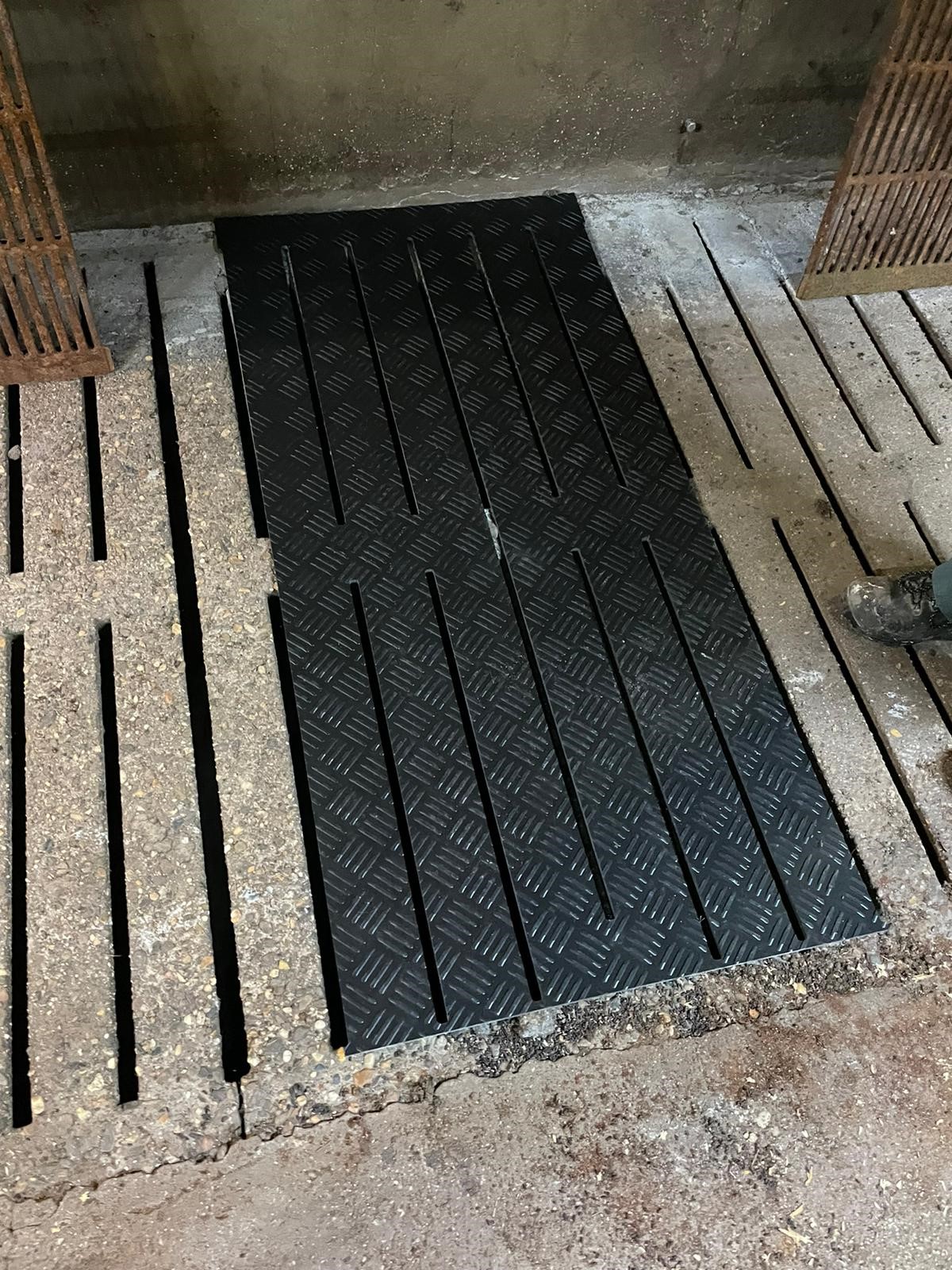 PE plate for concrete grid